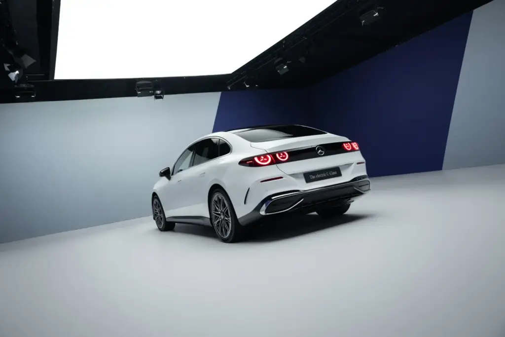 2026 mercedes benz clase c electrico 9 Motor16