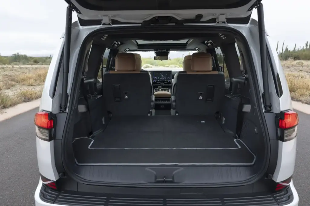 Así son el Toyota Land Cruiser 250 Prado más básico y el más equipado