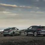 Audi Q4 e-tron 2026: 592 km de autonomía y un interior con tres pantallas, incluida una para el acompañante