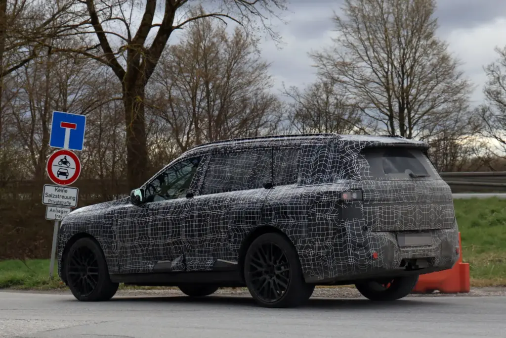 BMW IX7 12 Motor16