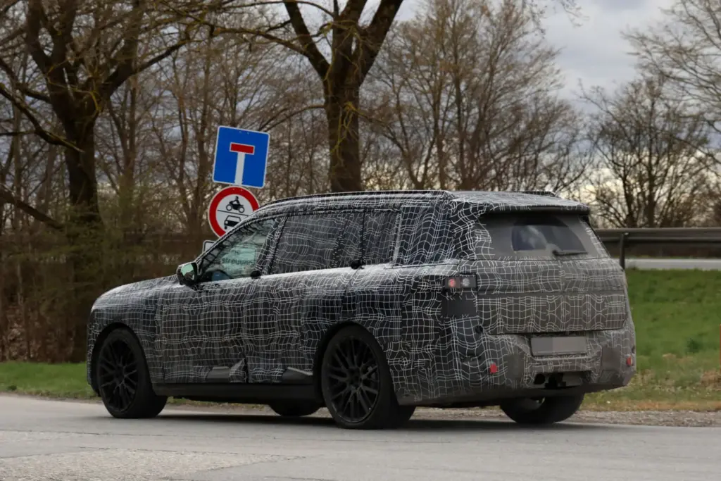 BMW IX7 13 Motor16