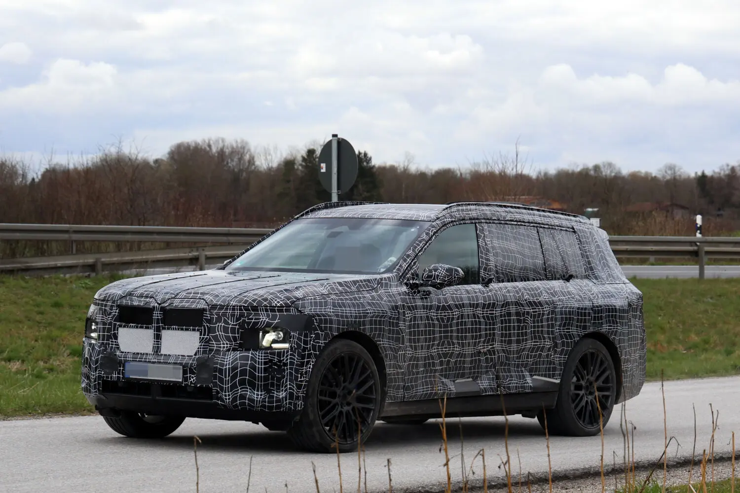 El BMW iX7 se deja ver por primera vez