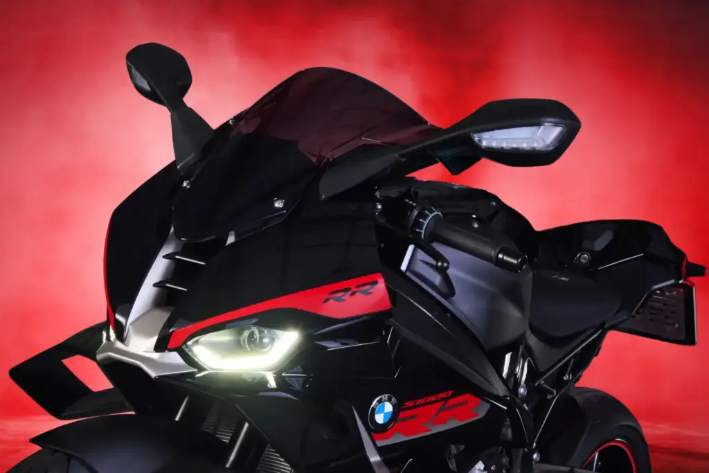 BMW M2 Coupe RR Edition BMW M 1000 RR M2 Editio 11 Motor16