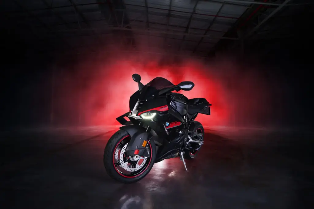 BMW M2 Coupe RR Edition BMW M 1000 RR M2 Editio 13 Motor16