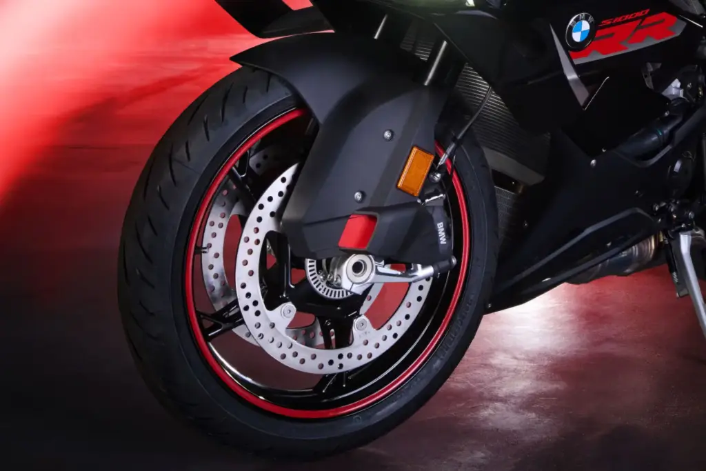 BMW M2 Coupe RR Edition BMW M 1000 RR M2 Editio 15 Motor16