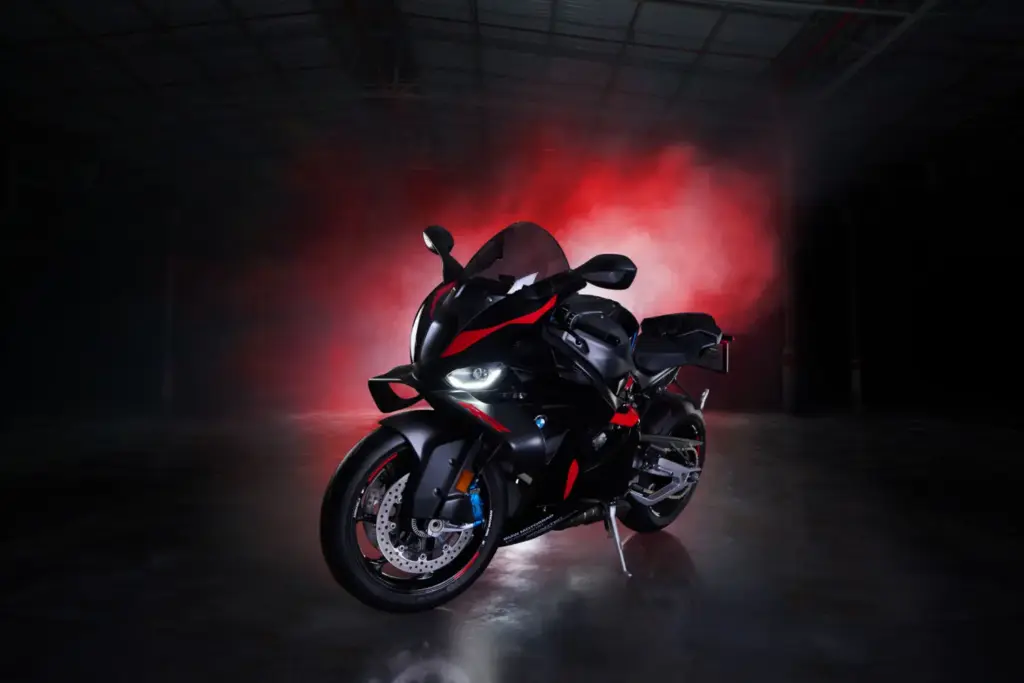 BMW M2 Coupe RR Edition BMW M 1000 RR M2 Editio 7 Motor16