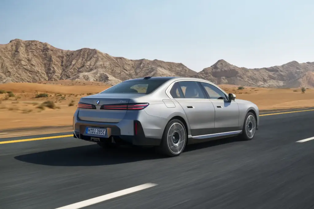 BMW SERIE 7 8 Motor16