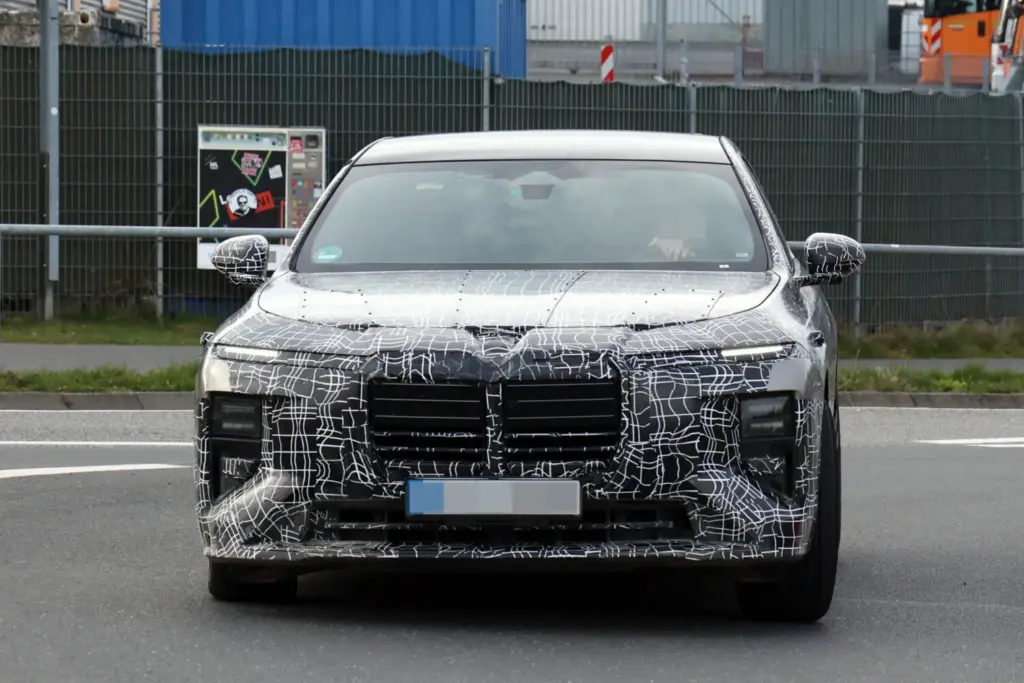 BMW Serie 7 2027 restyling 2 Motor16