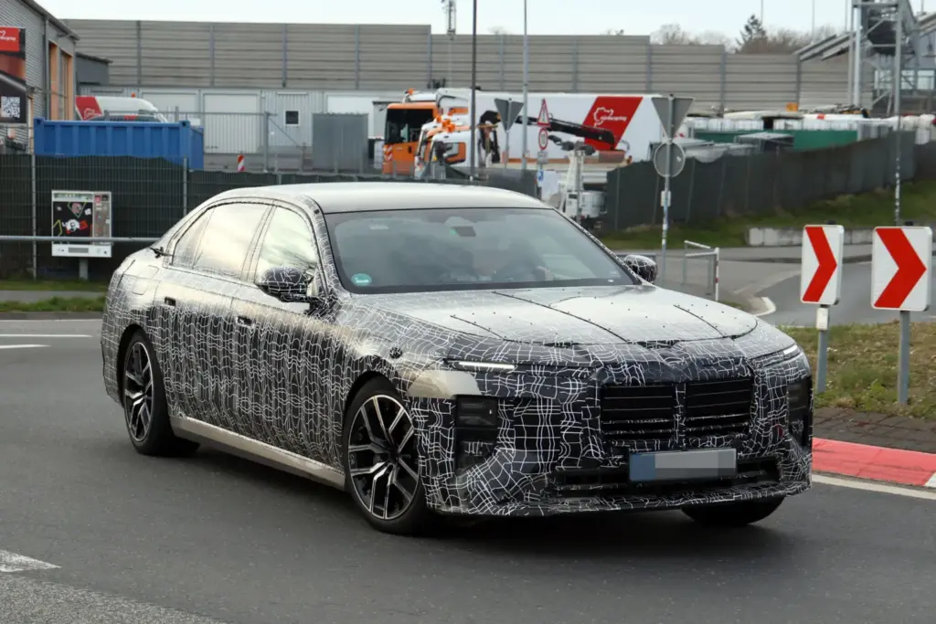 BMW Serie 7 2027 restyling 5 Motor16