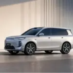 BYD desvela el Seal 08 PHEV: 300 km eléctricos y carga Flash Charging en 5 minutos