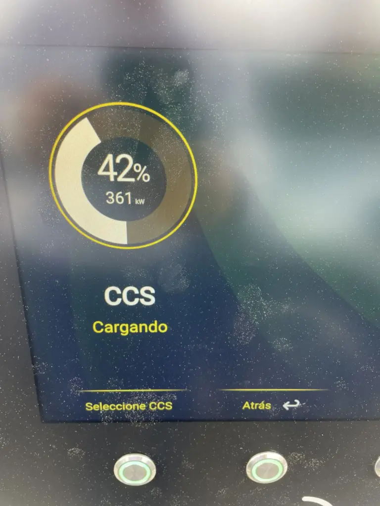 Probamos el XPENG p7+ RWD Long Range: a la velocidad de la luz 4 Motor16 CARGA XPENG P7 2 Motor16