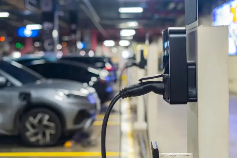 España supera los 55.000 cargadores eléctricos, pero uno de cada cuatro sigue sin funcionar
