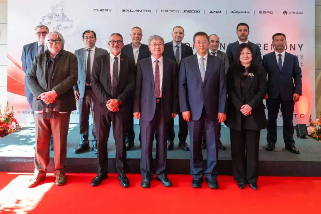 CHERY CENTRO OPERACIONES BARCELONA 1 Motor16