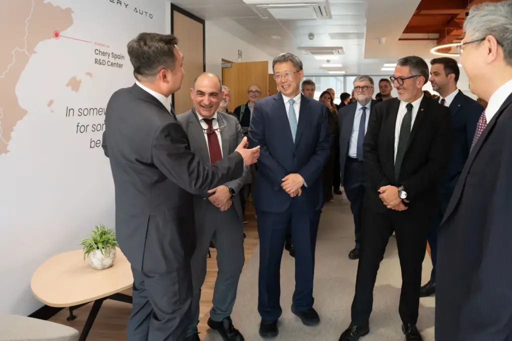 CHERY CENTRO OPERACIONES BARCELONA 2 Motor16