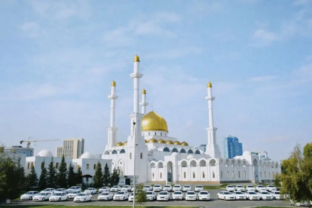 Coches blancos Turkmenistan Motor16