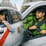 Cinturón de seguridad en ciudad: taxistas y repartidores ya no tienen excepción en 2026