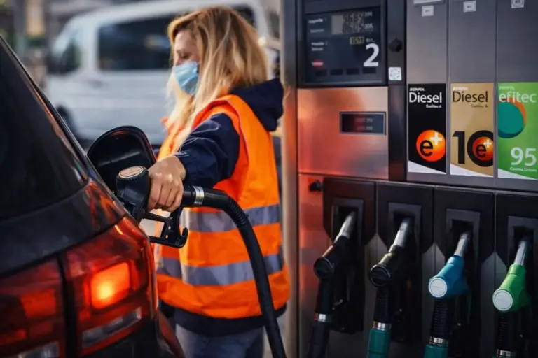 La Unión Europea está encantada con la subida del precio del diésel: «Será la puntilla para erradicar los TDI, HDI y CDI de una vez por todas»