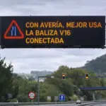 De ser obligatoria a insinuar que sea recomendable: el mensaje de los paneles luminosos de la DGT sobre la baliza V16 que me pone de mal humor