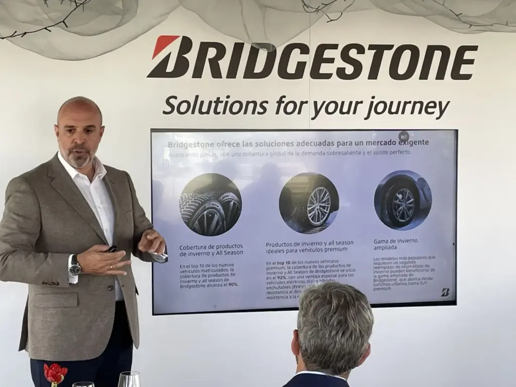 DANIEL CAMACHO Bridgestone4 Motor16