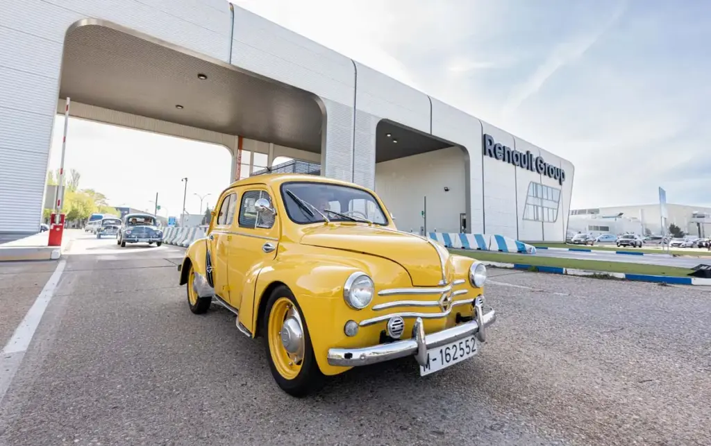 Desfile 75 aniversario Renault Valladolid4 Motor16