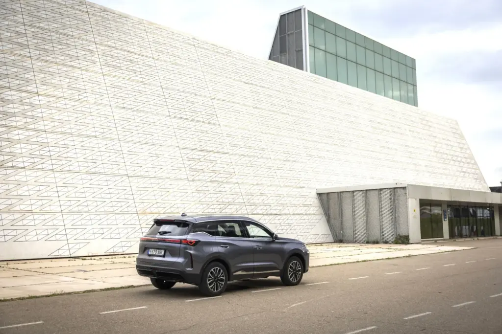 EBRO S700 PHEV 15 Motor16