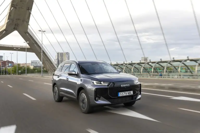 EBRO s700 PHEV, un híbrido enchufable que reescribe la historia