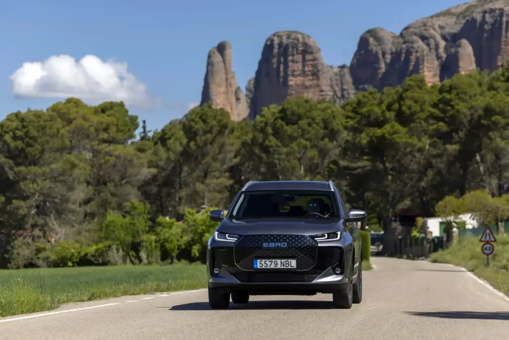EBRO S700 PHEV 23 Motor16