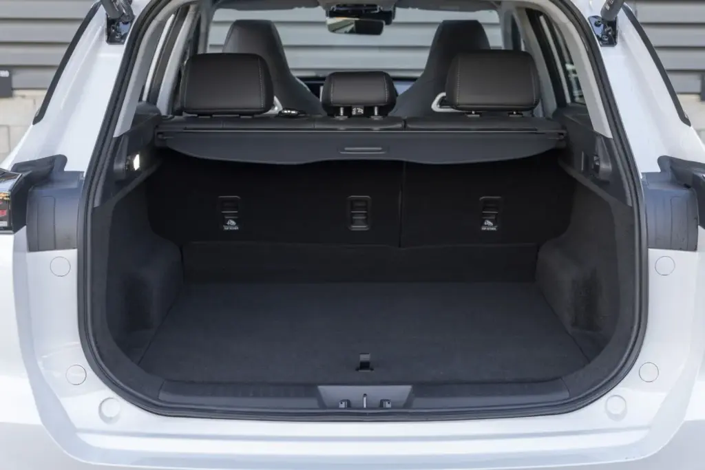 EBRO S700 PHEV 8 Motor16