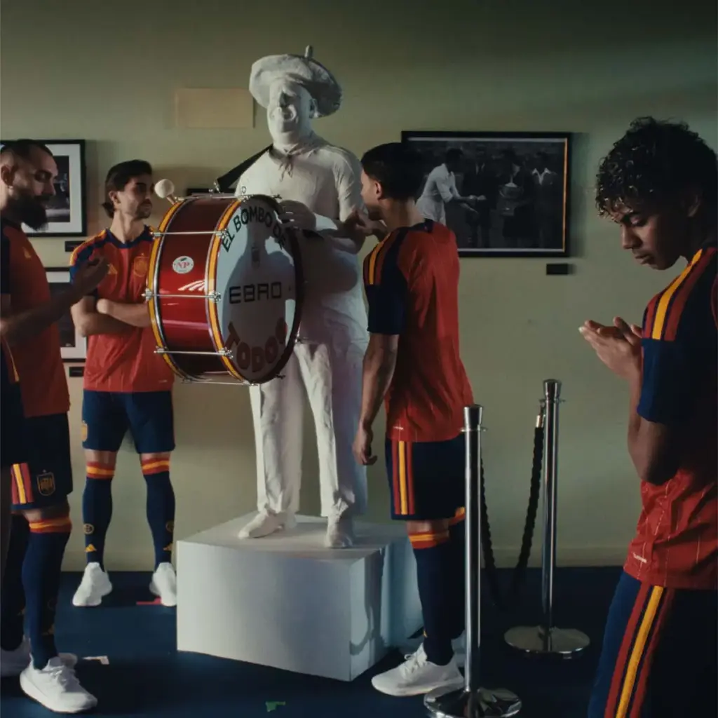 EBRO, Lamine Yamal, Manolo el del Bombo