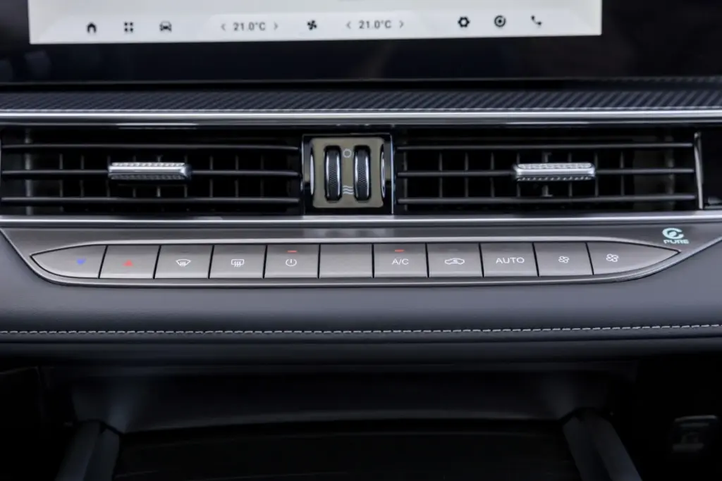 Ebro s700 HEV 26 Motor16