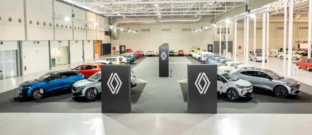 Expo 75 aniversario Renault Valladolid 6 Motor16