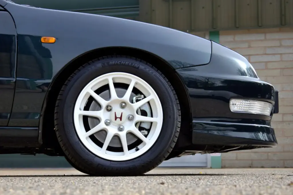 Honda Integra Type R DC2 tolman restomod 11 Motor16