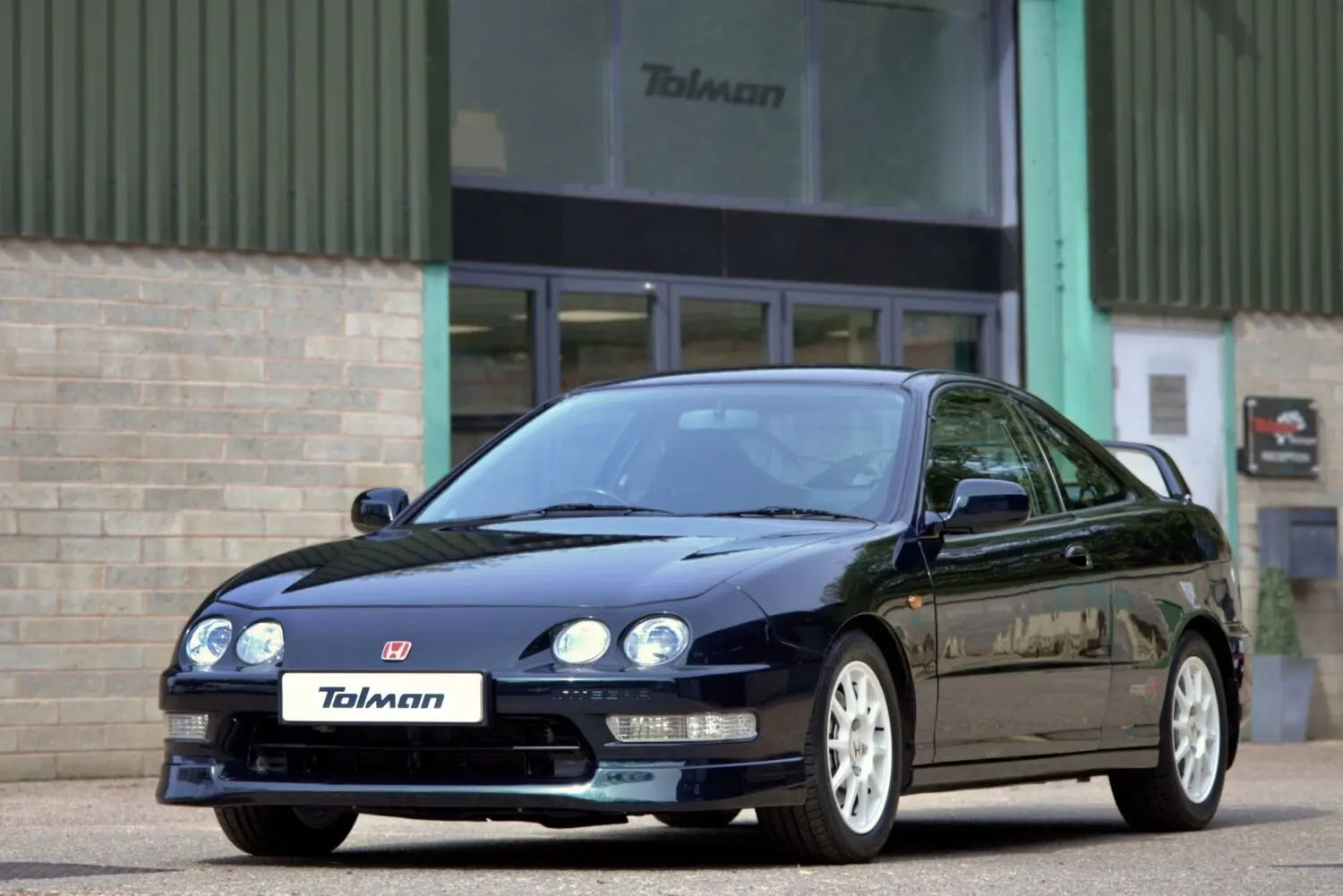 Este Honda Integra Type R restomod de Tolman es un sueño hecho realidad
