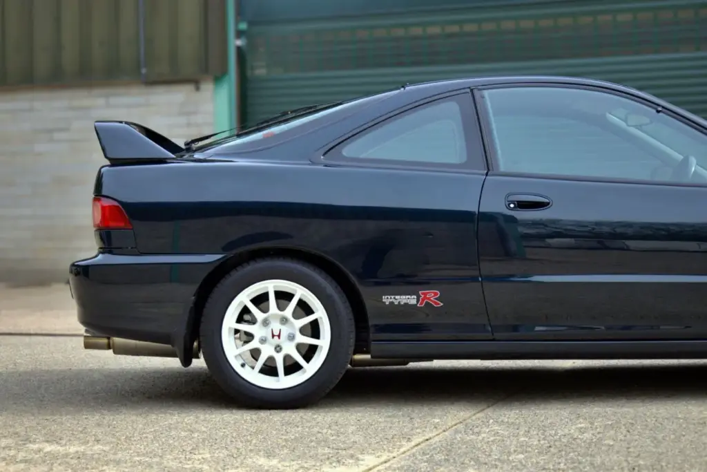 Honda Integra Type R DC2 tolman restomod 7 Motor16