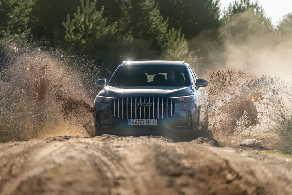 JAECOO 8 SHS dinamicas 15 Motor16