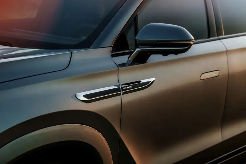 JAECOO 8 SHS estaticas 21 Motor16