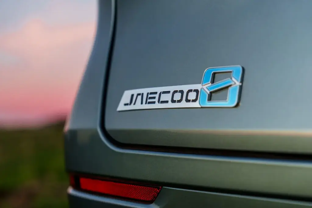 JAECOO 8 SHS estaticas 27 Motor16