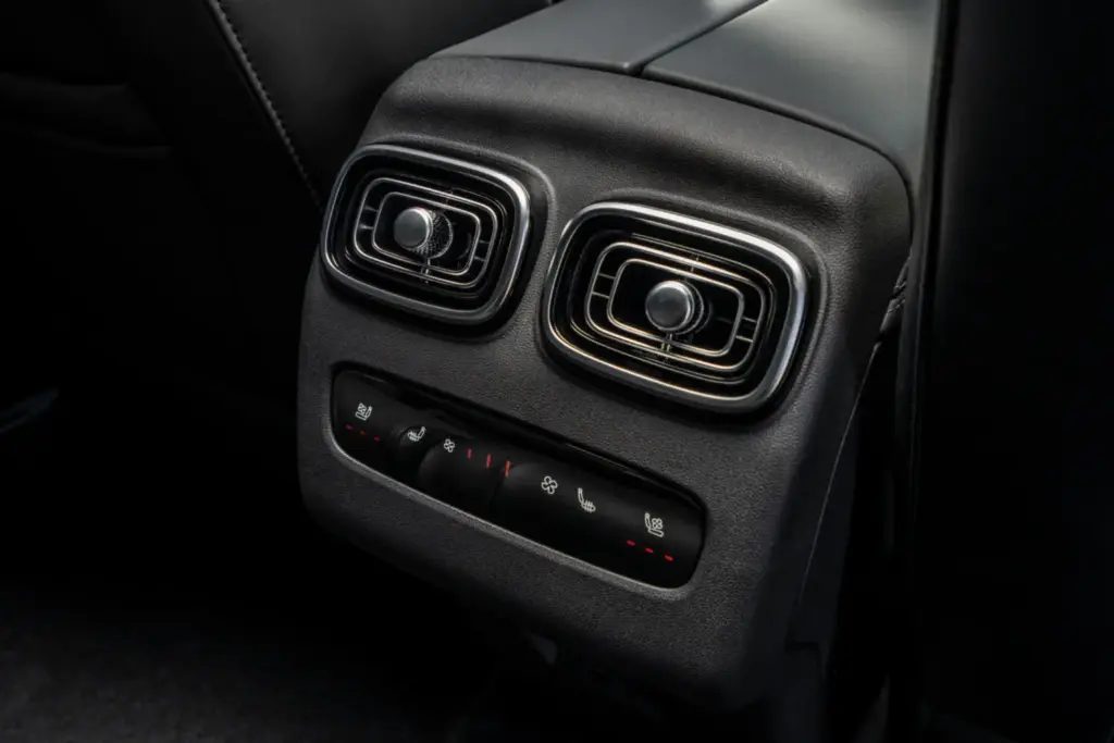 JAECOO 8 SHS interior 23 Motor16