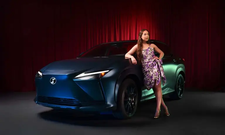Lexus RZ Blue In Green Edition: el eléctrico que cambia de color con el que la marca celebra los 100 años de Miles Davis