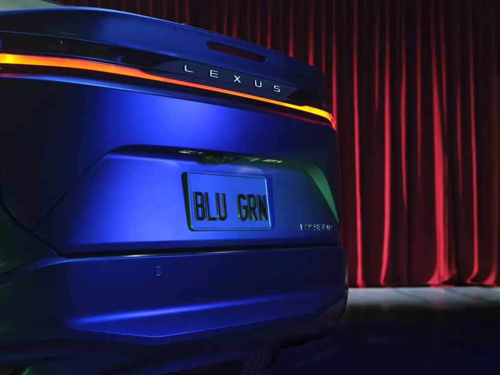 Lexus BlueInGreenEditionRZ 04 Motor16