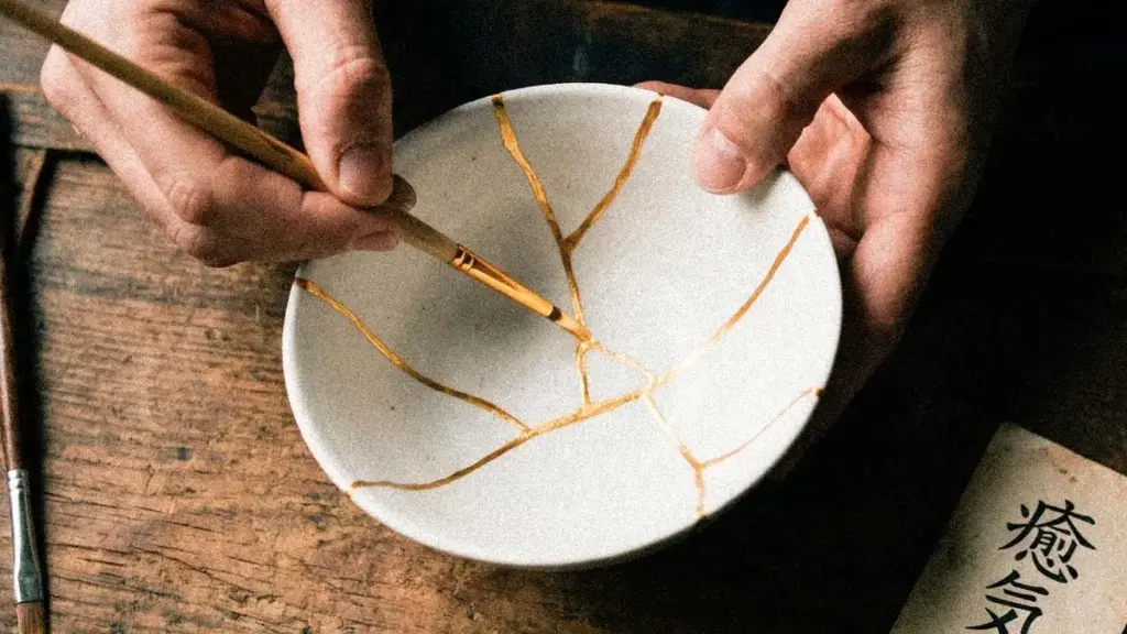 Kintsugi, cerámica, oro, Mazda