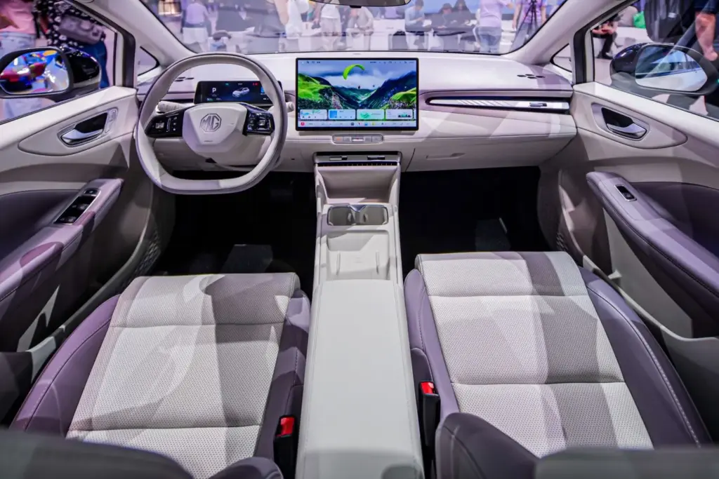 MG en el Salon de Pekin 11 Motor16