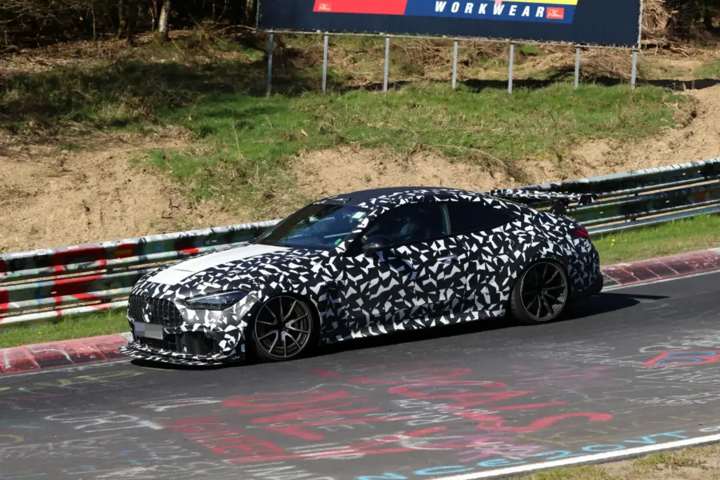 Mercedes AMG CLE 63 Mythos 17 Motor16