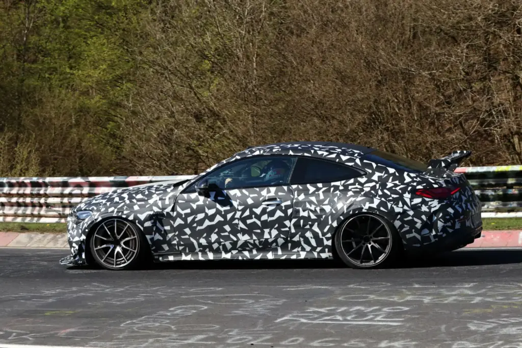 Mercedes AMG CLE 63 Mythos 19 Motor16