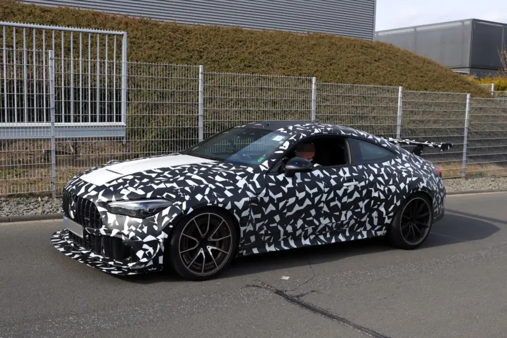 Mercedes AMG CLE 63 Mythos 5 Motor16
