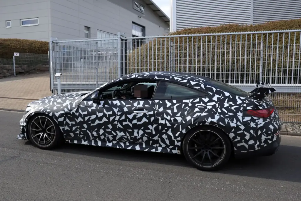 Mercedes AMG CLE 63 Mythos 7 Motor16