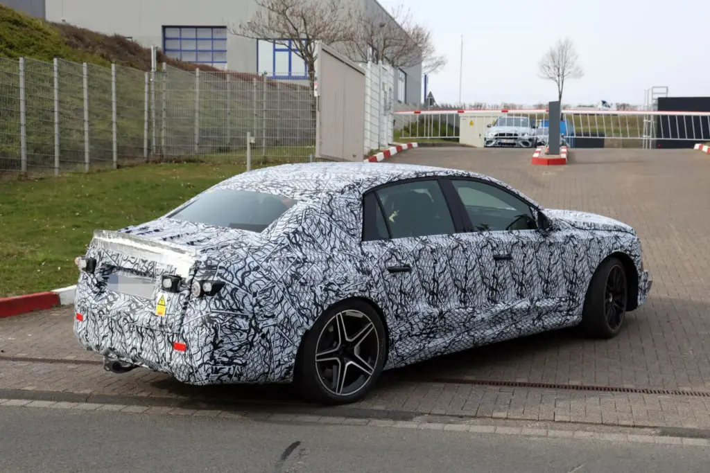 El Mercedes Clase E EQ 100 % eléctrico también pasará por AMG 17 Motor16 Mercedes AMG Clase E EQ 2028 17 Motor16