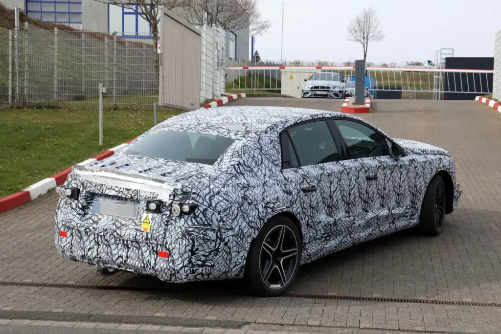 El Mercedes Clase E EQ 100 % eléctrico también pasará por AMG 18 Motor16 Mercedes AMG Clase E EQ 2028 18 Motor16