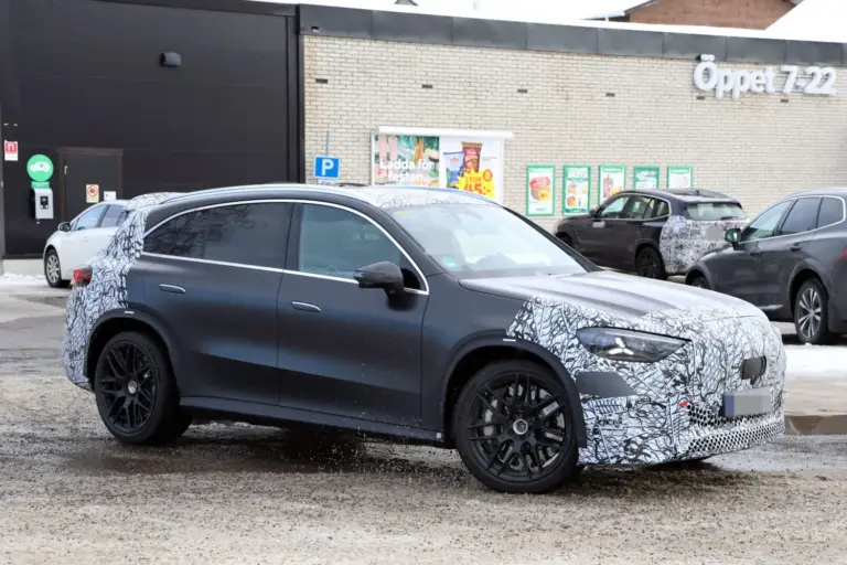 El Mercedes-AMG GLC EQ llegará en 2027 con mucha potencia
