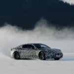 Mercedes-AMG GT 4 puertas 2027: precisión y dinámica extrema en el hielo